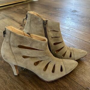 Paul Green Healed Leather Ankle Booties 5.5